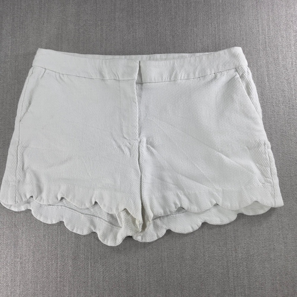 ATTYRE New York Shorts Women 14 White Scalloped‎ Hem Textured Diamond Pattern